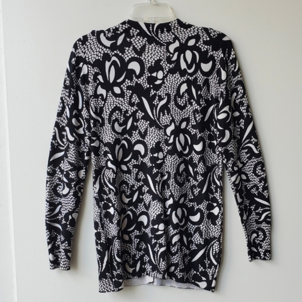 Natori V-neck Button Cardigan Sweater - Picture 6 of 8
